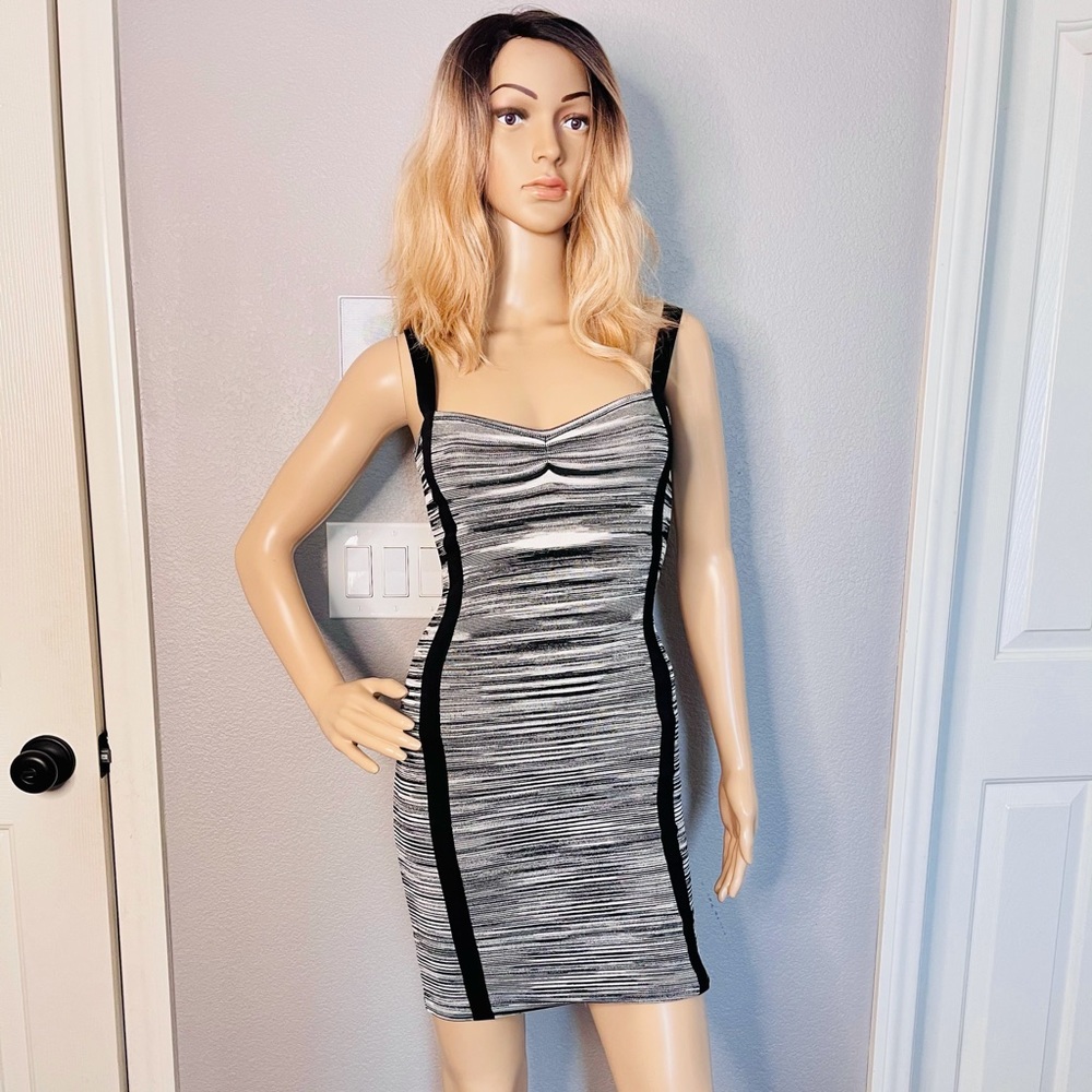 Super Cute bebe dress